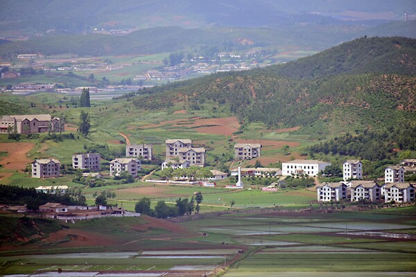 김포-애기봉 전망대에서 본 북한 모습. 